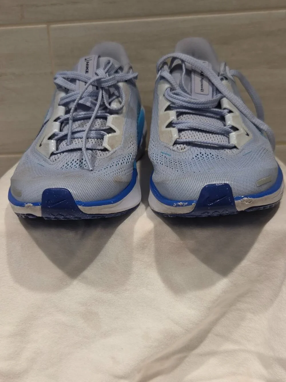 NIKE PEGASUS 41 AIR ZOOM ROAD RUNNING SHOES, FOOTBALL GREY, SIZE 6.5Y